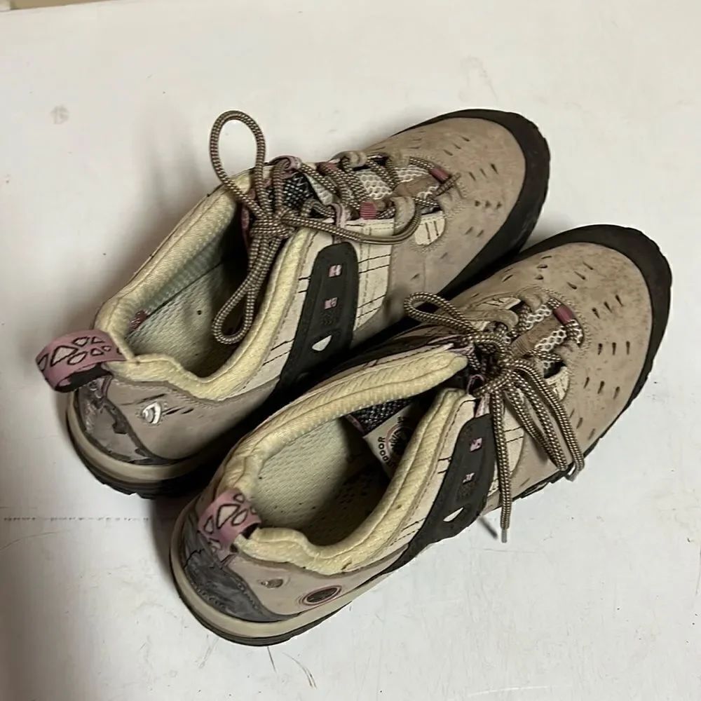Cabela's Gore-Tex Vibram Hiking Shoes Women's 11M BEAUTIFUL SHAPE
